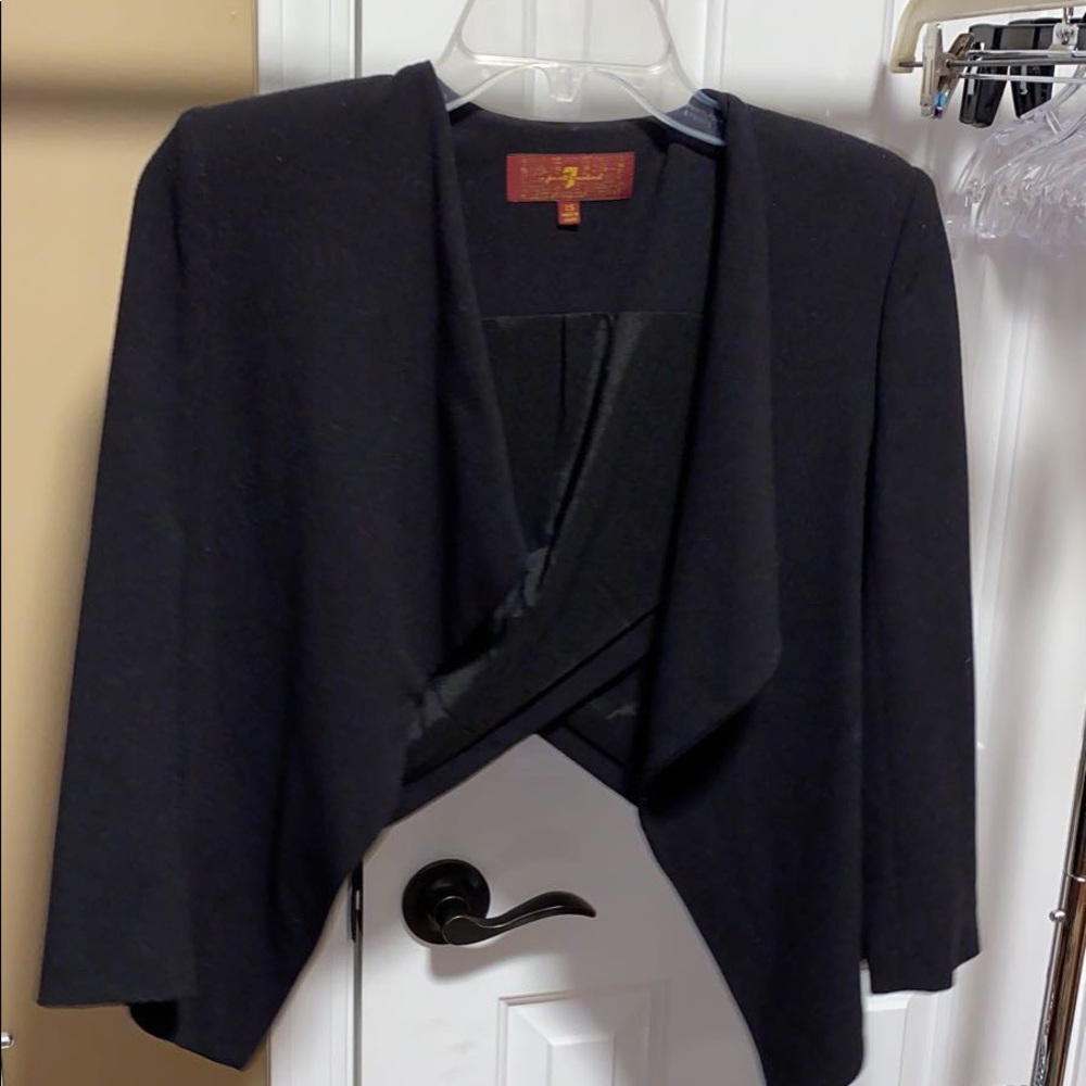 Black cropped blazer